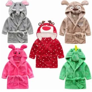 Bata infantil de invierno con gorro