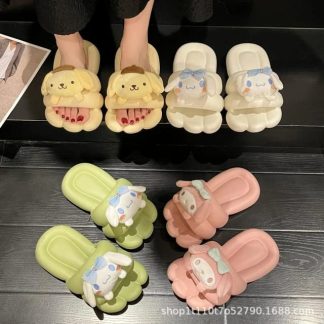 Sandalias con figura de peluche de Sanrio