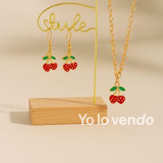 Collar y aretes de cereza $20 pz $15 por docena