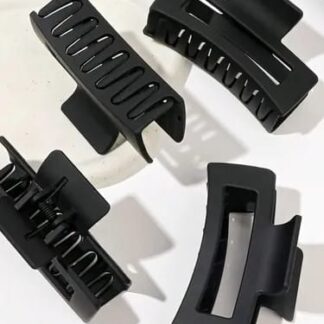 Pinza de plástico negra